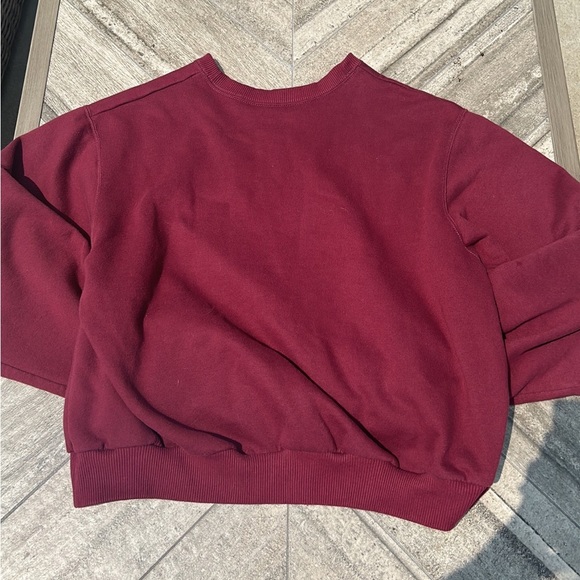 Hollister Womens Crewneck - Picture 2 of 3